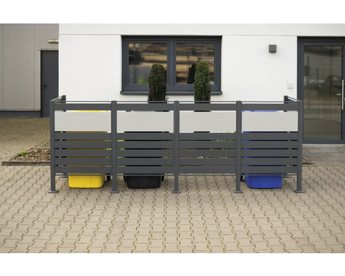 Mülltonnenbox für drei Mülltonnen vor einem Haus