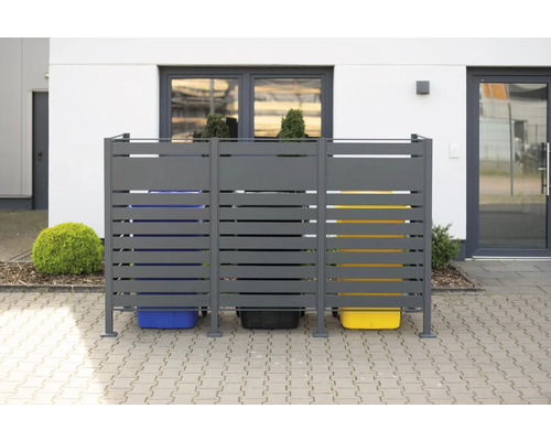 Mülltonnenbox aus Metall mit drei Mülltonnen
