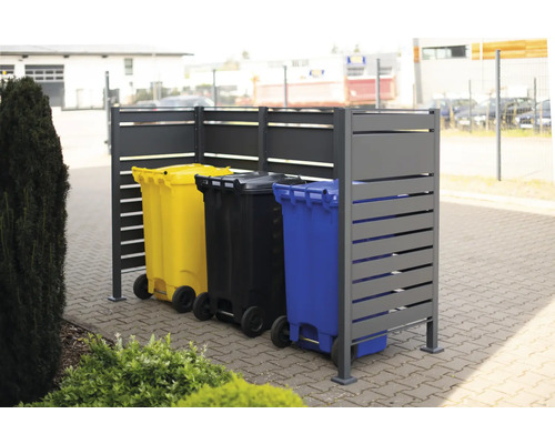 Mülltonnenbox mit drei Mülltonnen