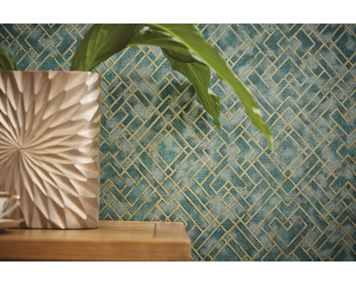 Papier peint à motifs avec formes géométriques dans la pièce