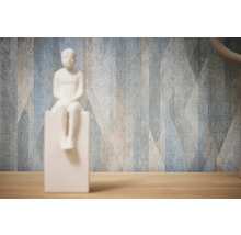 Tapete mit geometrischem Muster an der Wand