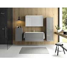 Salle de bain moderne avec meubles gris et blancs, douche et boiseries