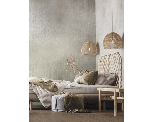 Chambre à coucher lumineuse avec lit, lampes et papier peint à motifs