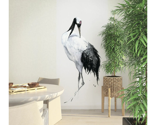 Wandaufkleber mit Kranichmotiv im Interieur
