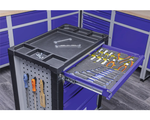 Chariot d''atelier avec outils et tiroirs