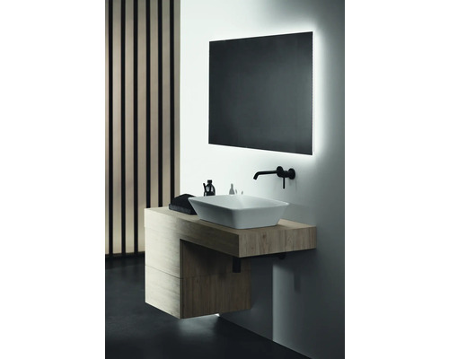 Salle de bains moderne avec meuble-lavabo, vasque à poser et miroir éclairé