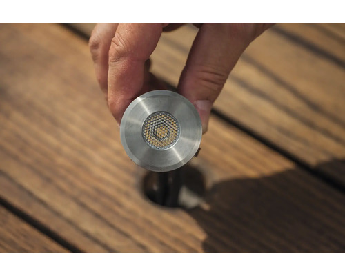 Einbauleuchte für den Aussenbereich, aus Metall.