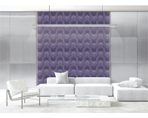 Modernes Wohnzimmer mit geometrischer Tapete, Sofa und Sessel