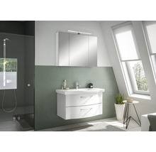 Modernes Badezimmer mit Waschbeckenunterschrank, Spiegelschrank und Dusche.