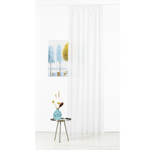 Rideau blanc avec tableau d''art et vase de fleurs