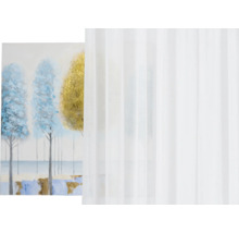 Écharpes décoratives et une peinture avec des arbres