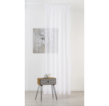 Intérieur décoratif avec un rideau blanc transparent, une image et une table d''appoint