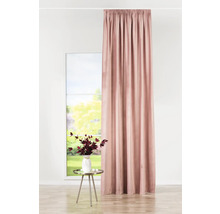 Rideau devant fenêtre avec table d''appoint et vase de fleurs