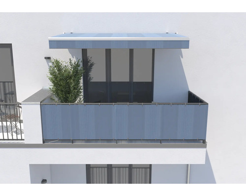 Balcon avec brise-vue et store banne par une journée ensoleillée