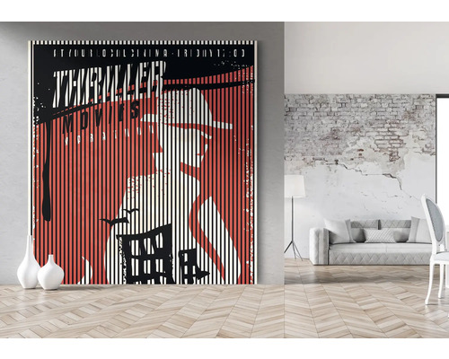 Dekoratives Poster mit vertikalen Streifen und Thriller-Motiv in einem Wohnzimmer