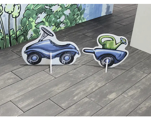 Illustration eines Bobby-Cars und einer Schubkarre mit Giesskanne