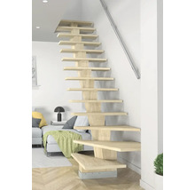 Freitragende Holztreppe im Wohnraum mit Geländer