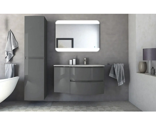 Salle de bains avec meuble-lavabo, armoire de toilette, armoire haute et baignoire dans un design moderne