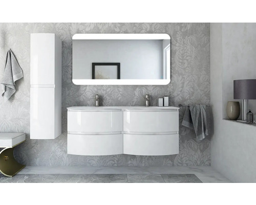 Modernes Badezimmer mit Doppelwaschtisch, Spiegelschrank und Hochschrank