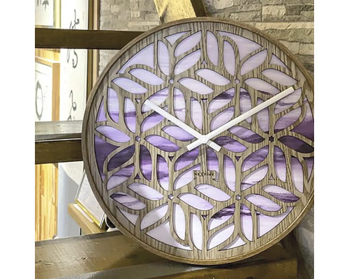 Horloge murale décorative en bois avec motif floral et affichage de l''heure