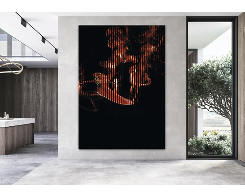 Abstraktes Kunstwerk mit vertikalen Linien und dekorativen Elementen in modernem Interieur