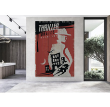 Gemälde im Innenraum mit gestreiftem Thriller-Motiv
