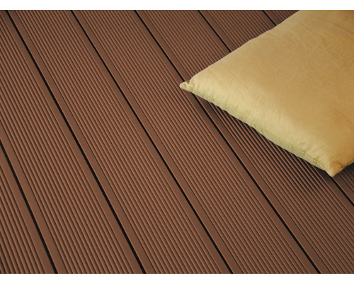 Lames de terrasse en composite bois avec coussin