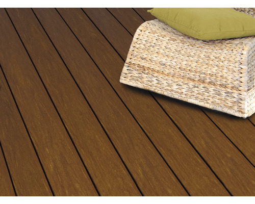 Lames de terrasse en bois avec siège et coussin