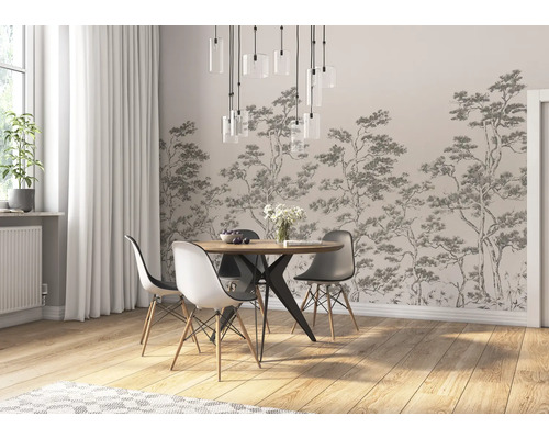 Salle à manger avec table, chaises et papier peint forêt
