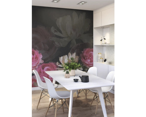 Salle à manger avec table, chaises et papier peint photo à motif floral