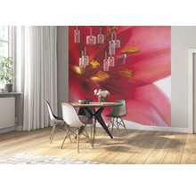 Salle à manger avec table, chaises et papier peint photo avec motif floral