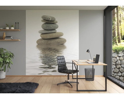 Bürogestaltung mit Fototapete, Schreibtisch und Bürostuhl