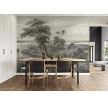 Esszimmer mit Esstisch und Fototapete mit Landschaftsmotiv