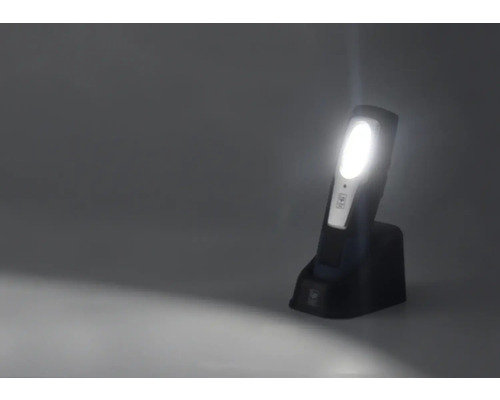 Lampe à accumulateur avec station de charge