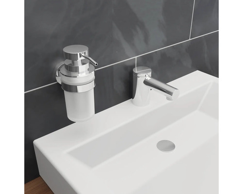 Lavabo avec distributeur de savon et robinet