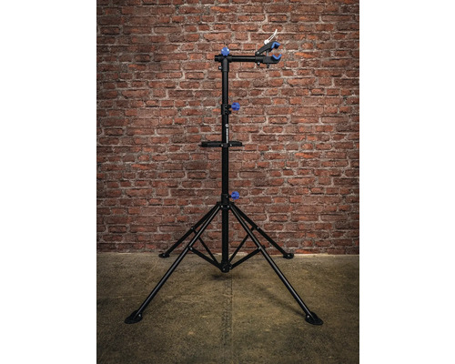 Fahrrad Montageständer vor einer Ziegelwand