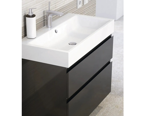 Meuble-lavabo avec armoire basse, robinet et distributeur de savon