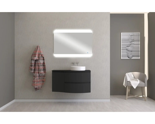 Salle de bain avec miroir lumineux, meuble sous-lavabo, vasque à poser et décoration