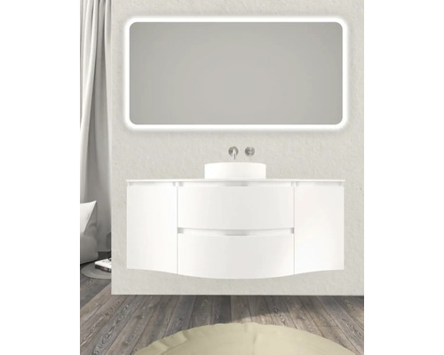 Modernes Badezimmer mit beleuchtetem Spiegel, Aufsatzwaschbecken und Unterschrank