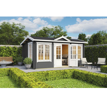 Gartenhaus mit Doppeltür und Fenstern in einem gepflegten Garten