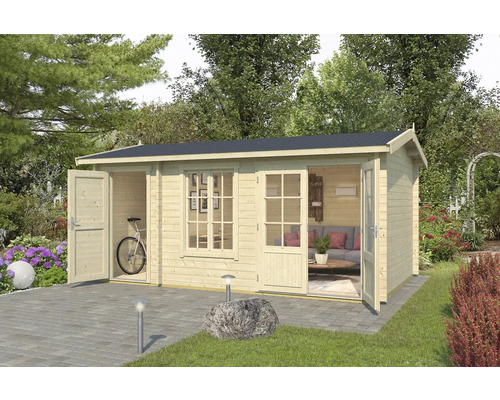 Abri de jardin Outdoor Life Wrexham 2 avec plancher 525 x 350,8 cm naturel Abri de jardin avec portes et fenêtres ouvertes dans le jardin.