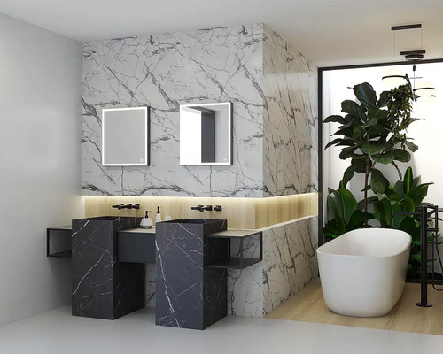 Salle de bains moderne avec double vasque, miroirs lumineux et baignoire