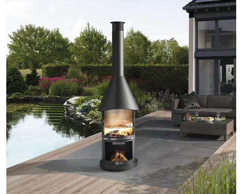 Extérieur avec cheminée barbecue et mobilier de jardin