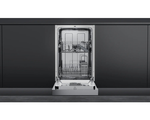 Offener Geschirrspüler mit Innenraum für Geschirr