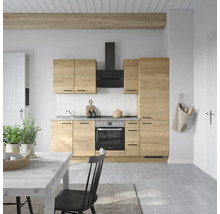 Cuisine avec façades en bois, hotte aspirante et table à manger dans un style moderne