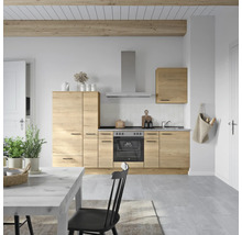 Helle Küche mit Holzoptik, Dunstabzugshaube und Esstisch
