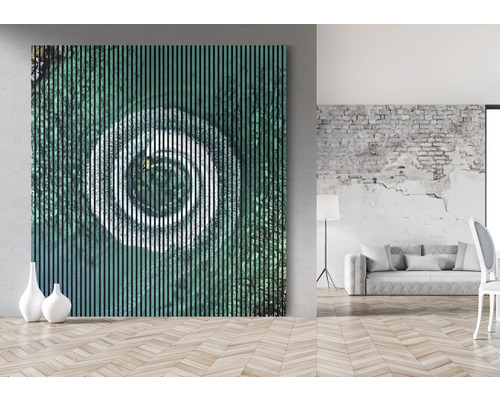 Raumansicht mit Wandbild mit spiralförmigem Motiv