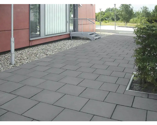 Aussenbereich mit Pflastersteinen