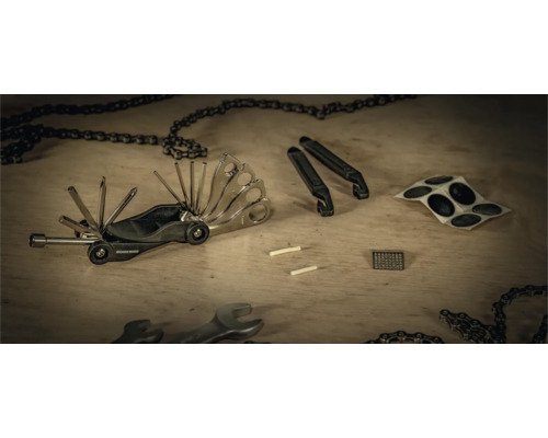 Fahrradwerkzeugset mit Multitool, Reifenhebern, Flickzeug und Kette