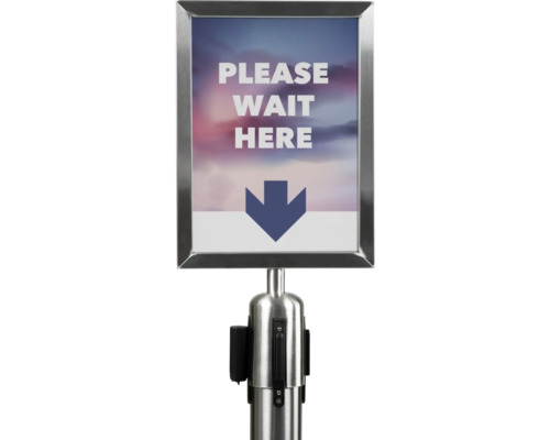 Absperrpfosten mit Hinweis Bitte hier warten